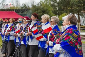 „Vivat Maj, 3 Maj”.  Obchody w Tomaszowie Mazowieckim [ZDJĘCIA]